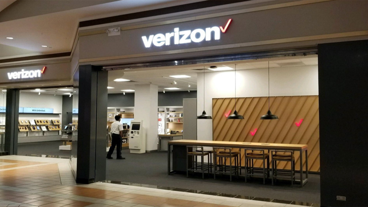 Victra opens 300th Total Wireless store for Verizon network