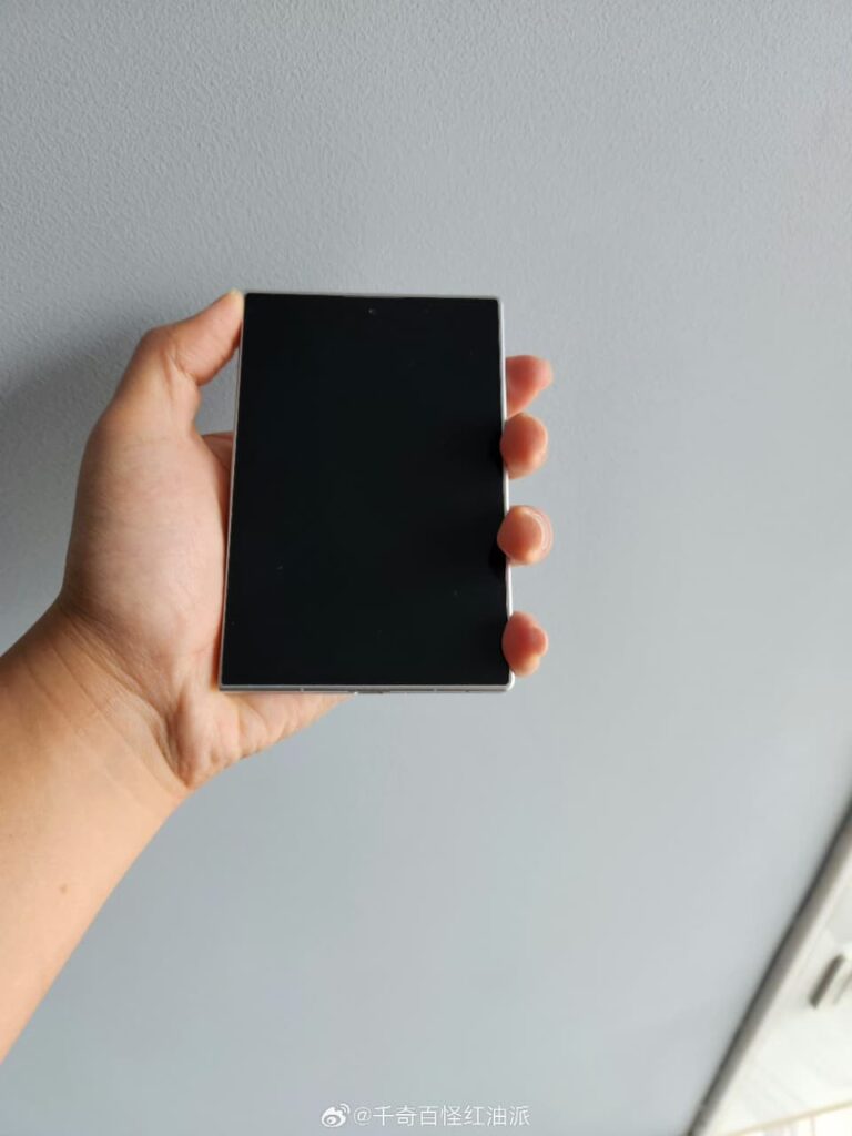 Samsung Galaxy Z Fold 8 Wide