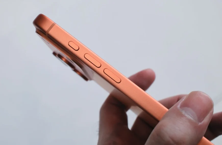 iPhone 18 Pro Could Be Thicker Than iPhone 17 Pro